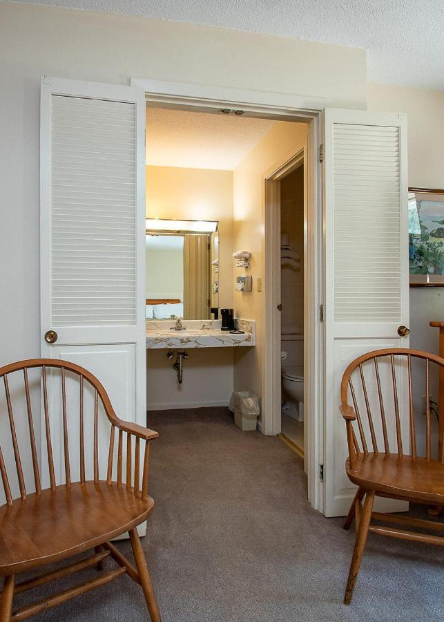 Country Squire Inn And Suites Coshocton Dış mekan fotoğraf