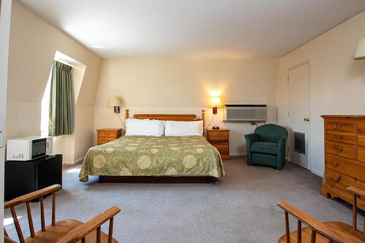 Country Squire Inn And Suites Coshocton Dış mekan fotoğraf