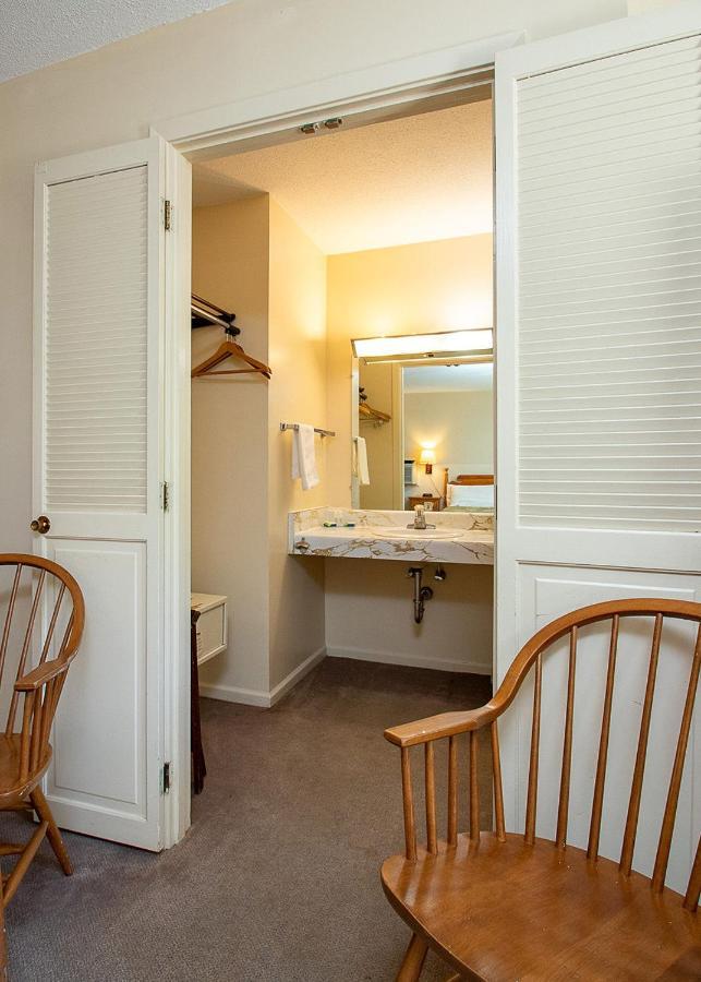 Country Squire Inn And Suites Coshocton Dış mekan fotoğraf